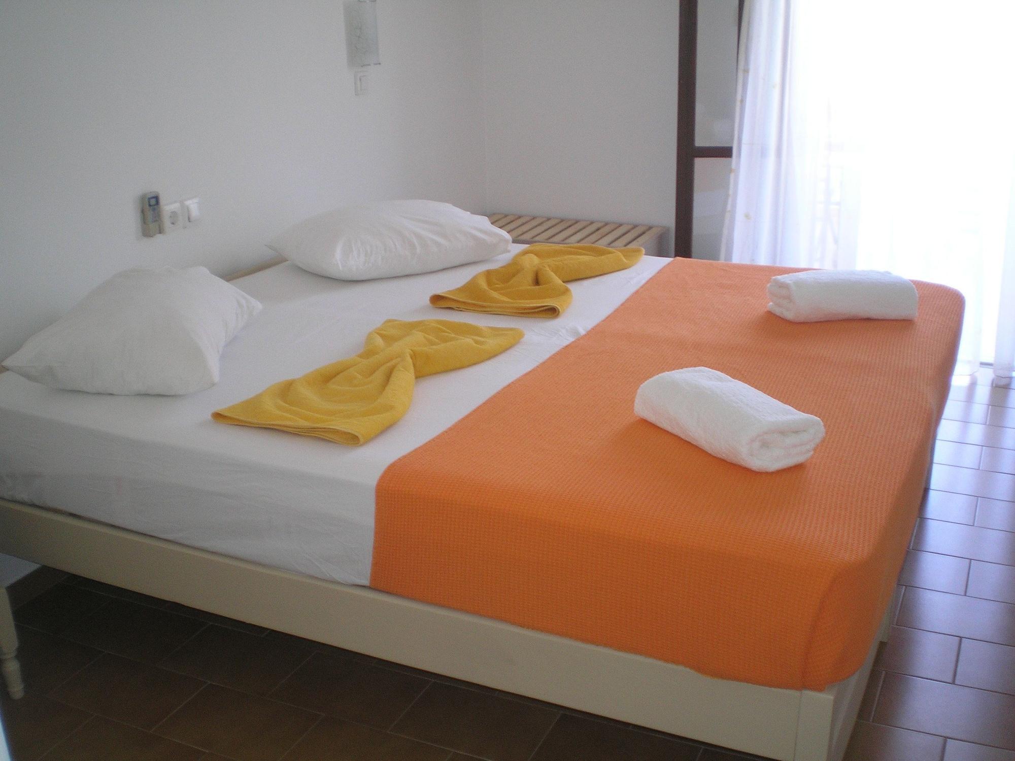 Golden Sun Aparthotel Chora  Exterior photo